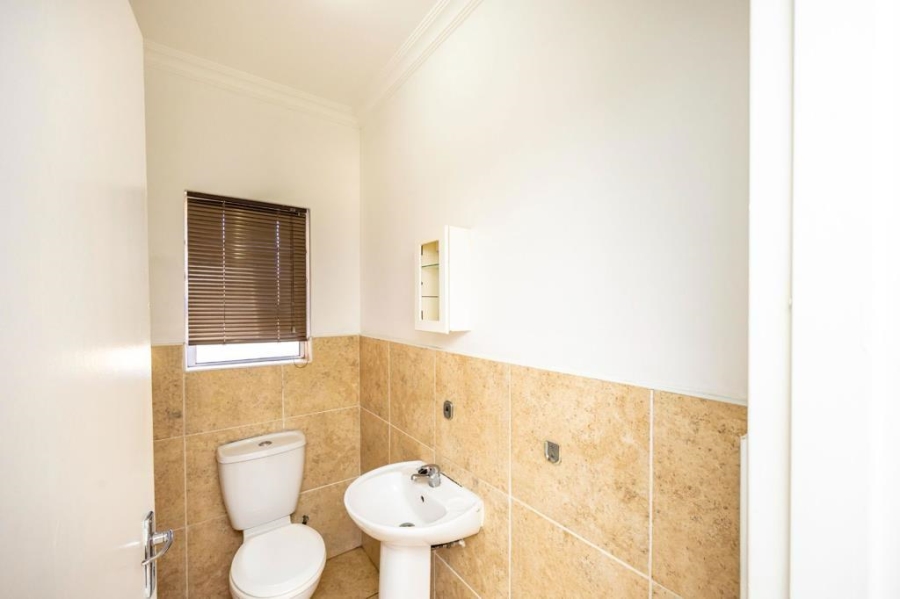 2 Bedroom Property for Sale in Beacon Bay Eastern Cape